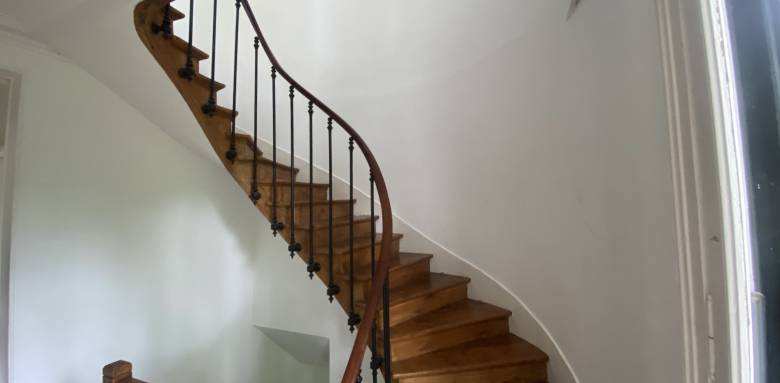 escalier tournant rénové 