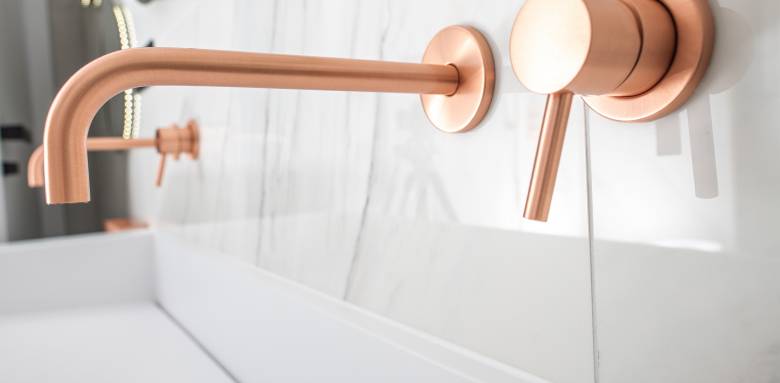 Choisir la robinetterie encastrable. 