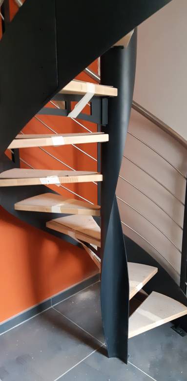 Escalier colimaçon bois et acier