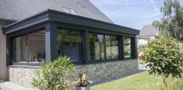 soubassement de véranda PVC en pierre de parement