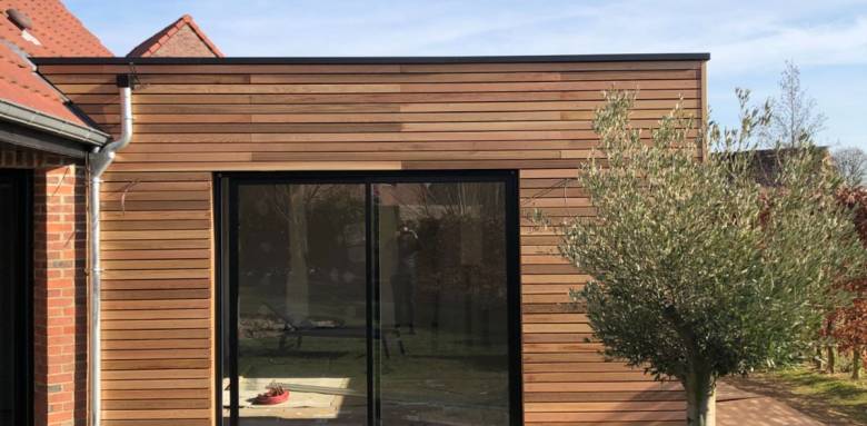 Choisir de créer une extension de maison : la meilleure solution pour éviter de vendre sa maison