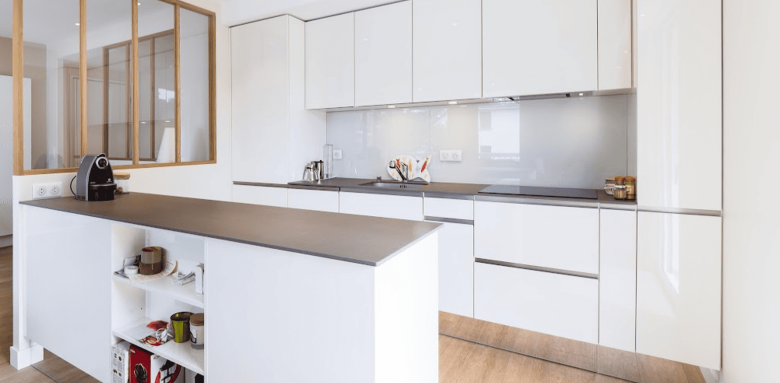 Rénovation de cuisine avec verrière intérieure - Nantes 44