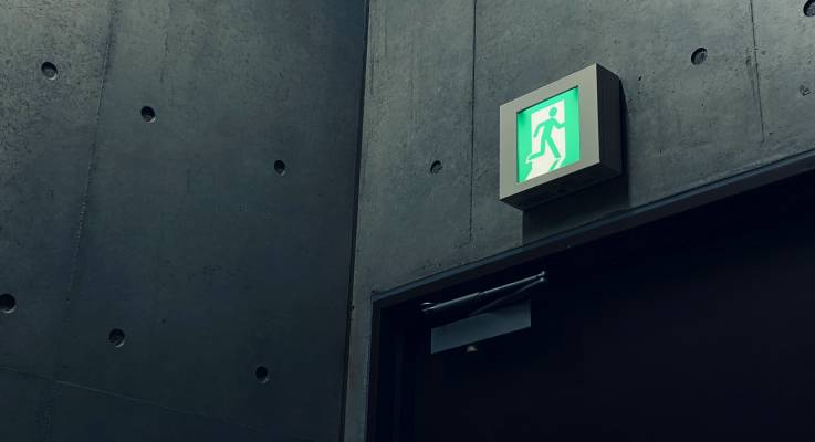 Sécurité et accessibilité : intégrer les normes lors de la rénovation de vos locaux toulousain