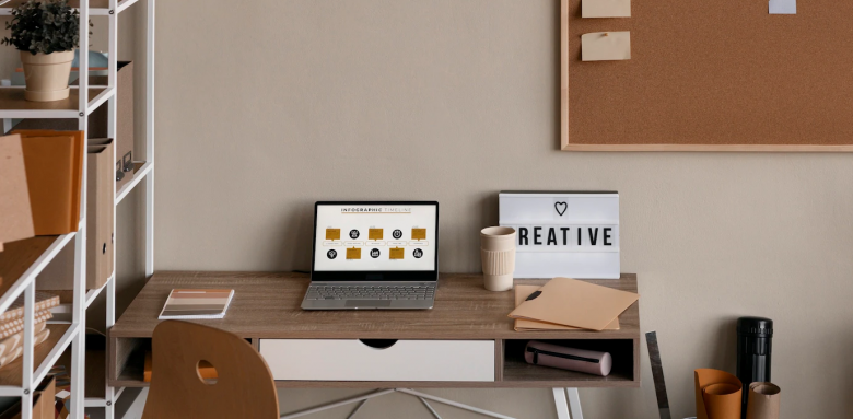 Bureau bois épuré laptop 