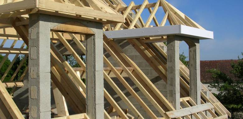 Installation de charpente avec création de chien assis- Nantes 44