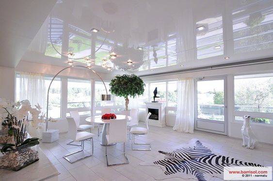 Plafond tendu aspect lambris blanc