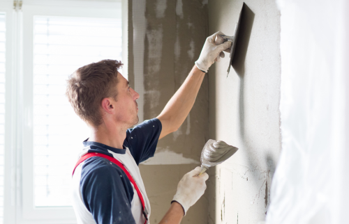 Par quels travaux commencer pour une rénovation réussie