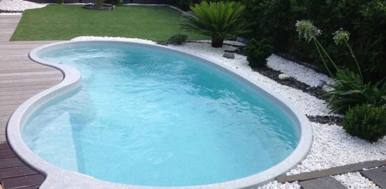Piscine coque : rapidité de mise en œuvre et coût modéré