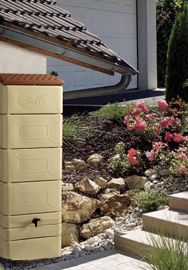 Récupérateur d'eau de pluie modulaire installé sous toiture