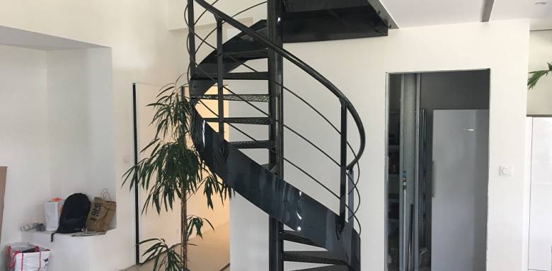 Pose escalier colimacon à Poitiers