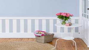 Soubassement salon papier peint rayures