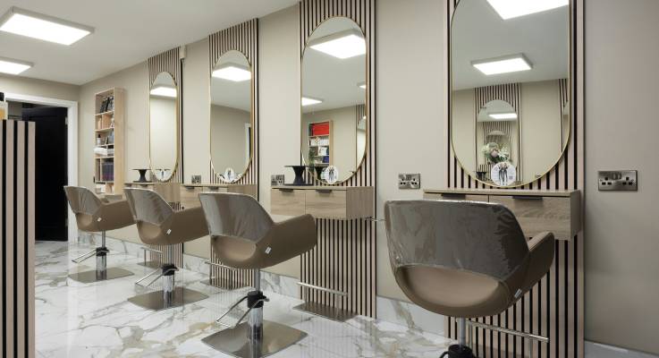 Comment aménager un salon de coiffure : créer un espace accueillant et fonctionnel