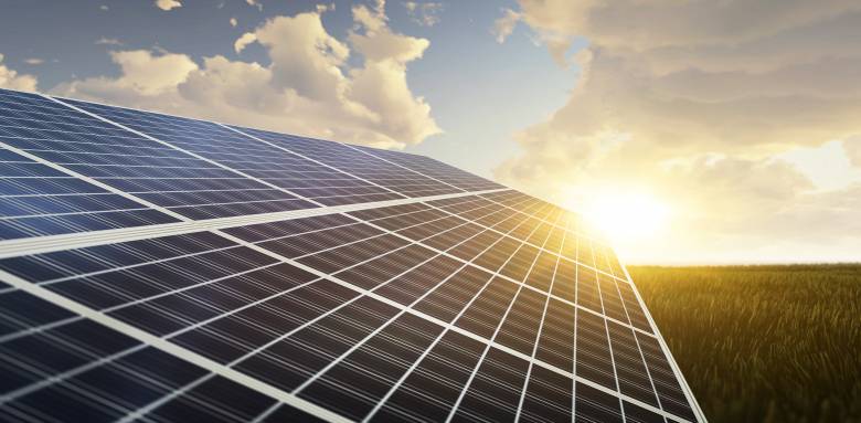 Des panneaux solaires près de Tours.