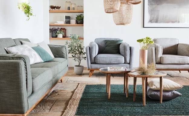 Salon après travaux de home-staging par un architecte d'intérieur - Hyères 83