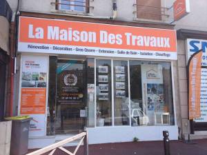 La vitrine de l'agence d'Antony.