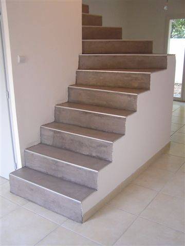 Escalier intérieur en maçonnerie avec revêtement en béton ciré - Cholet 49