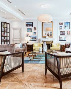 Salon élégant d'un vaste appartement Parisien - Parc Monceau
