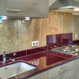 Feuille de pierre pour la crédence