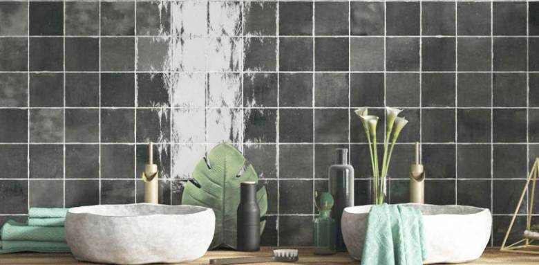 carrelage en zelliges noir pour salle de bains