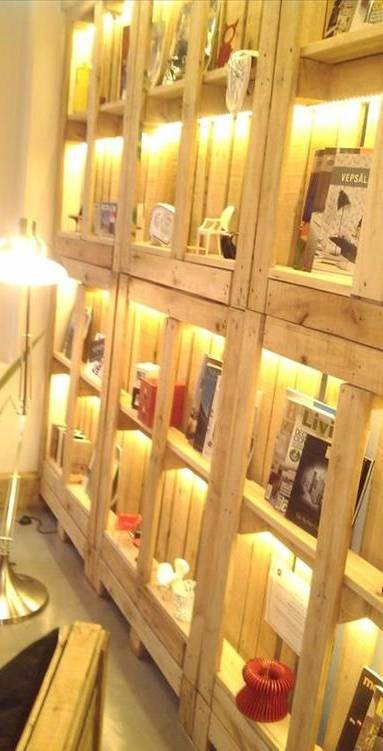 Bibliothèque en palettes