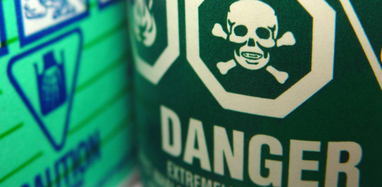 Produits dangereureux à éviter de mettre dans le placard du bas