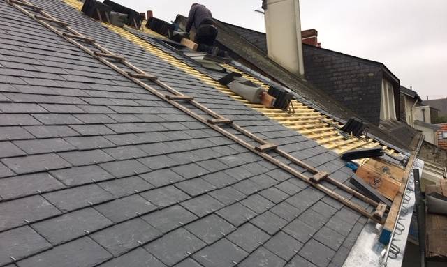 Rénovation de toiture en ardoise et de l'ensemble de la zinguerie - Nantes 44