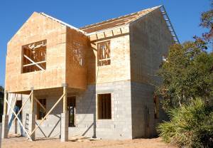 Créer une extension en bois sur pilotis