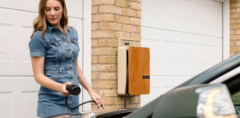 Borne de recharge ou prise renforcée