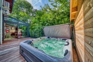 Un magnifique spa semi-enterré dans le Grésivaudan