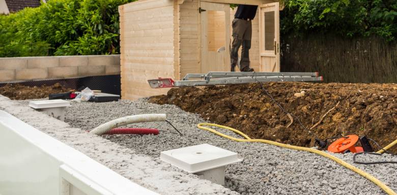 abri de jardin et serre