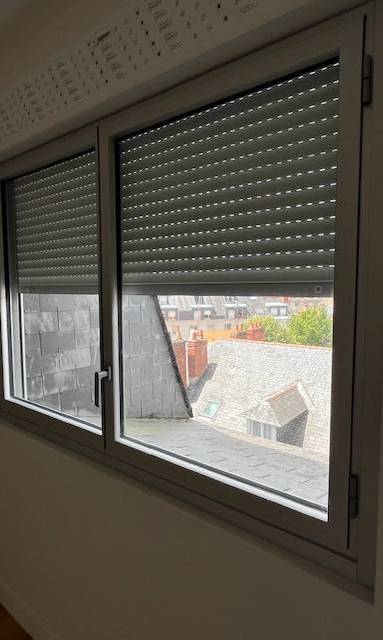 Installation de volets roulants sur une fenêtre d'appartement - Nantes 44