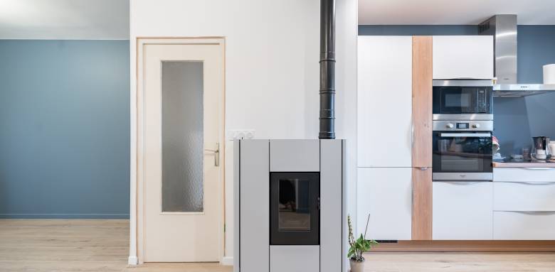 Winter is coming ...  pensez à l'installation d'un poêle ! Quelques exemples d'installation de pôeles à bois et à pellets - Agence La Maison Des Travaux Lyon Ouest Val de Saône