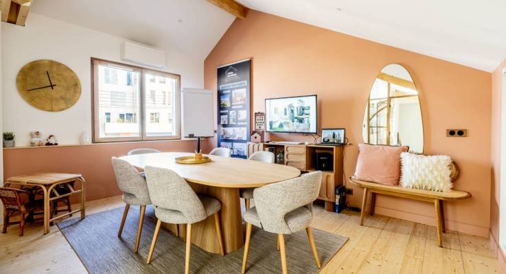 Surélévation de 47 m² de l'agence La Maison des Travaux Vertou- salle de réunion