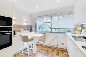 Aménager un espace repas dans la cuisine avec une petite table - Pornic 44