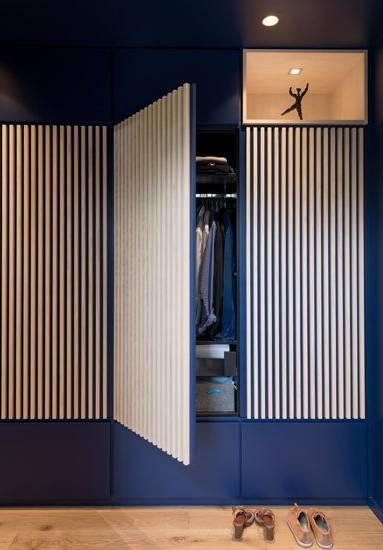 Porte de placard en tasseaux