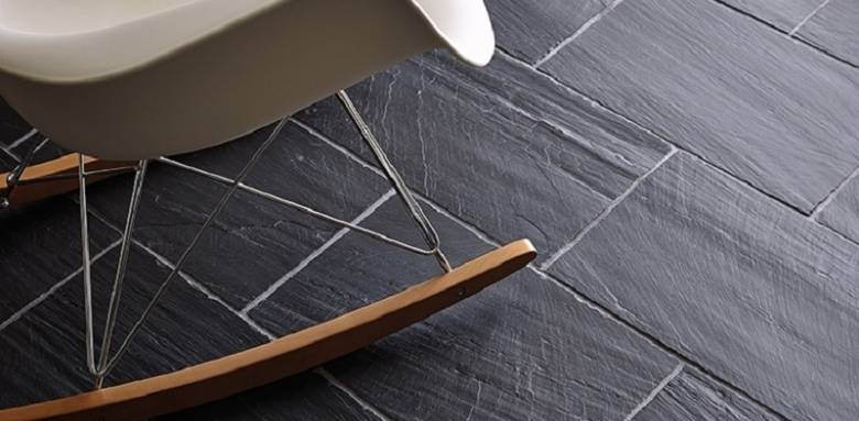 Sol intérieur en ardoise noire