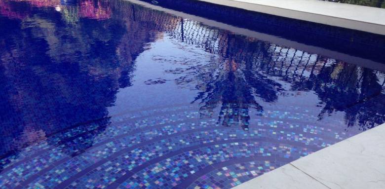 Liner bleu nuit avec motifs mosaïque -