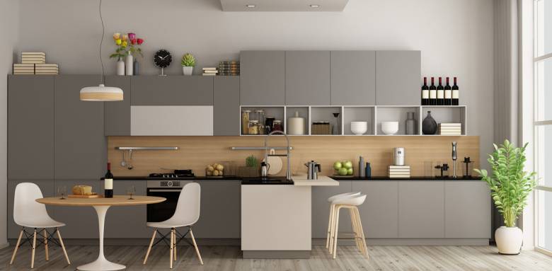 Un faux plafond au dessus de la zone repas