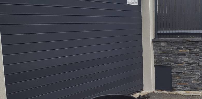 Porte de garage enroulable en aluminium - Nantes 44