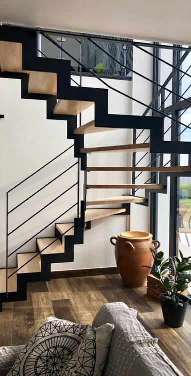 Escalier intérieur trois quart tournant en bois et métal - Arras 62