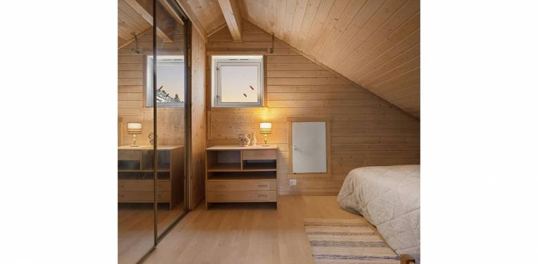 Comment aménager une chambre sous les combles sans perdre d’espace ?