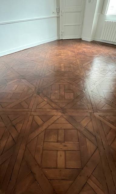 Rénovation de parquet massif avec teinture - Nantes 44
