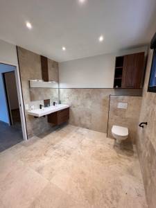 Exemple de salle de bain PMR