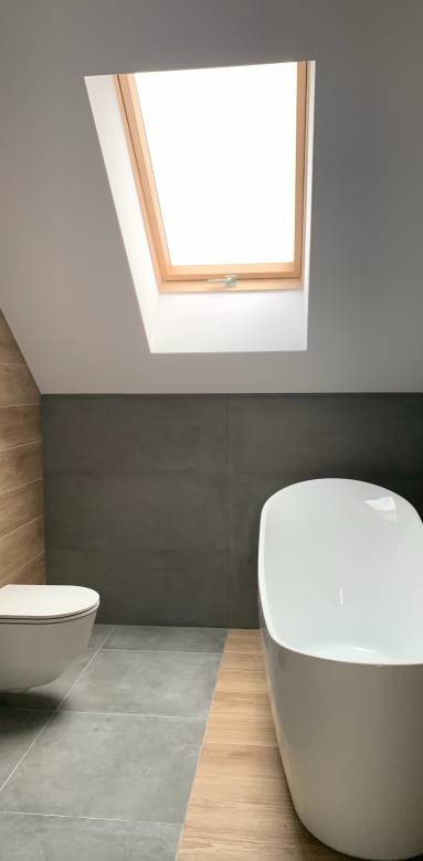 Aménager une salle de bain sous comble