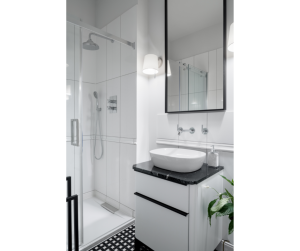 Carrelage dans une petite salle de bain Libourne
