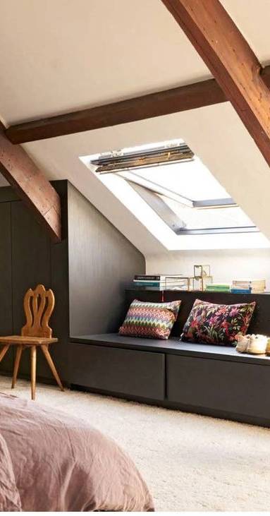 Aménager une chambre mansardée avec espace de rangement optimisé - Rochefort 17