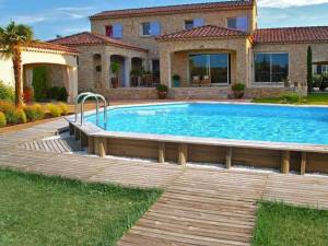 Piscine semi enterrée