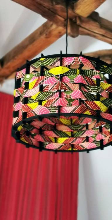 Suspension avec tissus wax