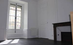 L'isolation phonique d'un appartement est essentielle pour garantir un confort de vie optimal.