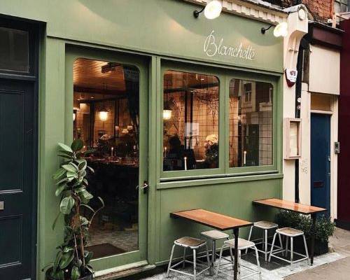 Façade de restaurant  